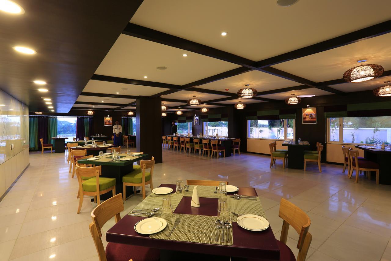 Nandan Kanan Hotel & Resort Sipra المظهر الخارجي الصورة