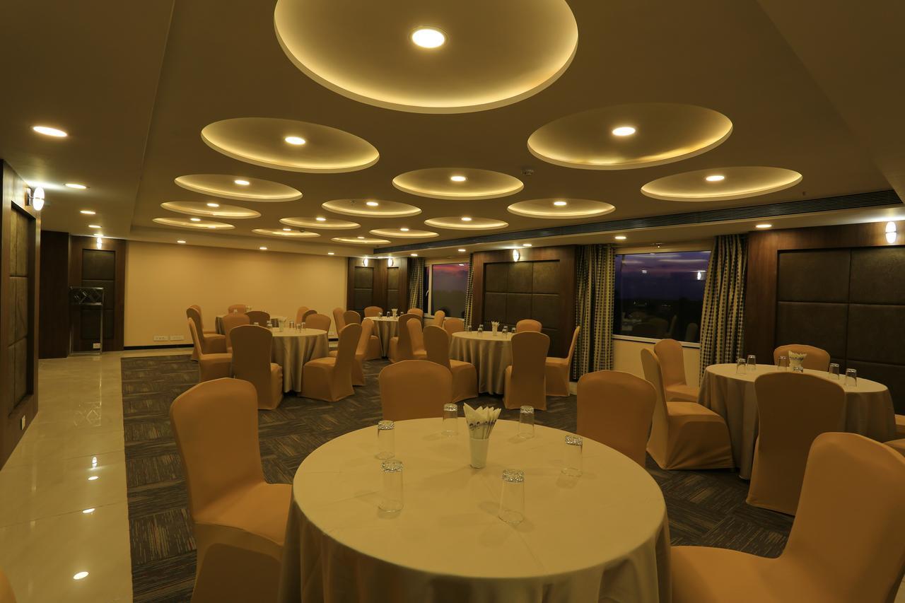 Nandan Kanan Hotel & Resort Sipra المظهر الخارجي الصورة